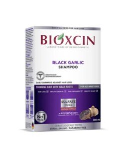 BIOXCIN Shampooing Végétal à l'Ail Noir 300 ml est un shampooing anti-chute conçu pour les cheveux fragilisés, clairsemés ou sujets à la chute. Sa formule associe l'extrait d'ail noir, reconnu pour sa richesse en antioxydants, au complexe végétal breveté BioComplex B11, afin de renforcer les racines, favoriser une croissance capillaire saine et améliorer la résistance de la fibre capillaire.