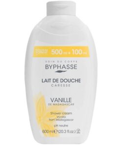 Offrez à votre peau un véritable moment de douceur avec le Byphasse Lait de Douche Caresse Vanille de Madagascar 600 ml. Enrichi en extrait de fleur de vanille, il nettoie délicatement tout en laissant la peau propre, douce et subtilement parfumée d'une fragrance chaleureuse et gourmande. Sa formule au pH neutre respecte l'équilibre naturel de la peau et convient à un usage quotidien pour toute la famille. Sa texture onctueuse se transforme en une mousse légère qui procure une agréable sensation de confort après chaque douche. Son généreux format de 600 ml est idéal pour une utilisation quotidienne. Les points forts Nettoie la peau en douceur. Enrichi en extrait de fleur de vanille. Formule au pH neutre respectueuse de la peau. Laisse la peau douce, souple et délicatement parfumée. Convient à tous les types de peau. Grand format économique de 600 ml. Conseils d'utilisation Appliquez une ou deux noisettes de produit sur peau humide, faites mousser délicatement, puis rincez abondamment. Utilisez quotidiennement pour une peau propre, douce et agréablement parfumée.
